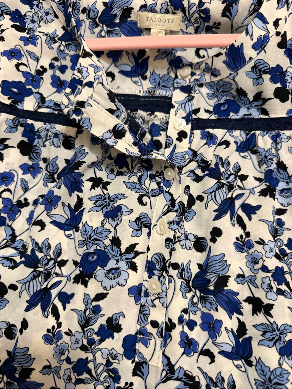 Talbots Blue and Cream Lace Embroidered Trim Floral Blouse Sz Large - Picture 15 of 17